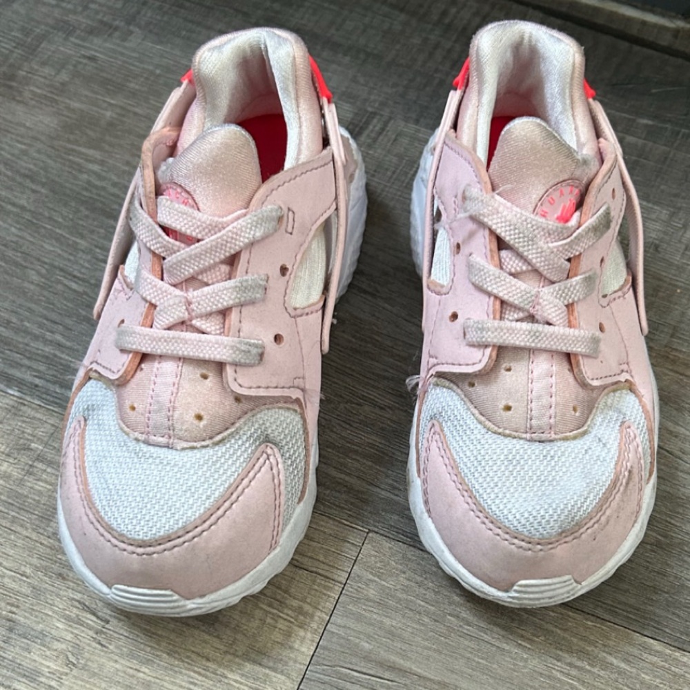 Nike Kids Pink and White Sneakers